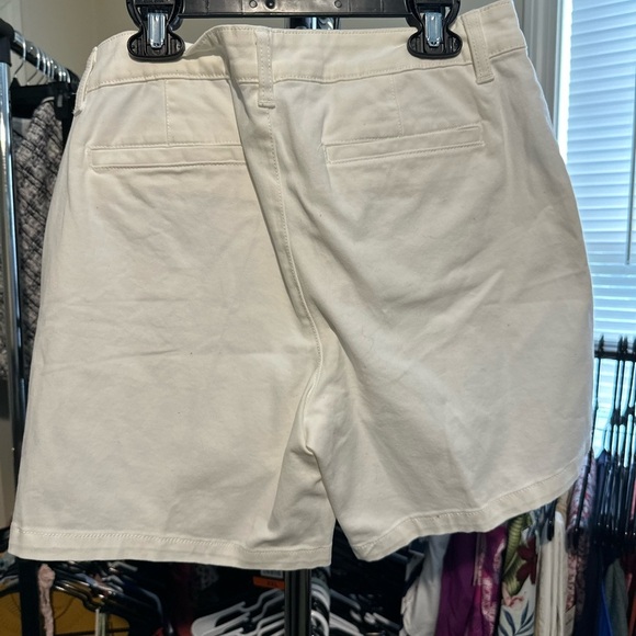 a.n.a Women's Cream Shorts - Picture 6 of 6